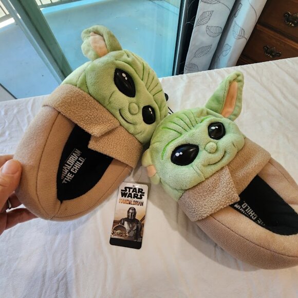 STAR WARS The Mandalorian, Grogu Baby Yoda Slipper Full Body, Kids Size 13/1 NIB - Picture 1 of 12